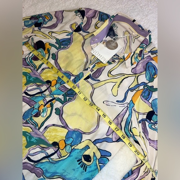 NWT Numph Nuninna Shirt Abstract Print Blouse Size Small - Picture 4 of 7